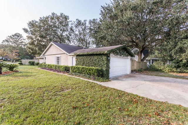 503 Marsh Circle St. Simons Island, GA 31522 - Photo 2 of 17