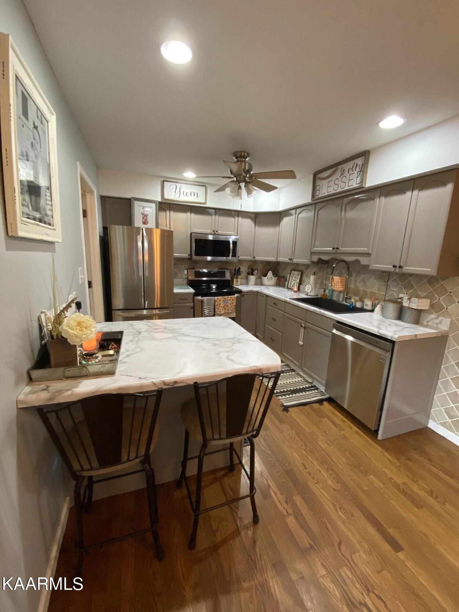 114 Walnut Lane Corryton, TN 37721 - Photo 8 of 38 Gallery Image 8