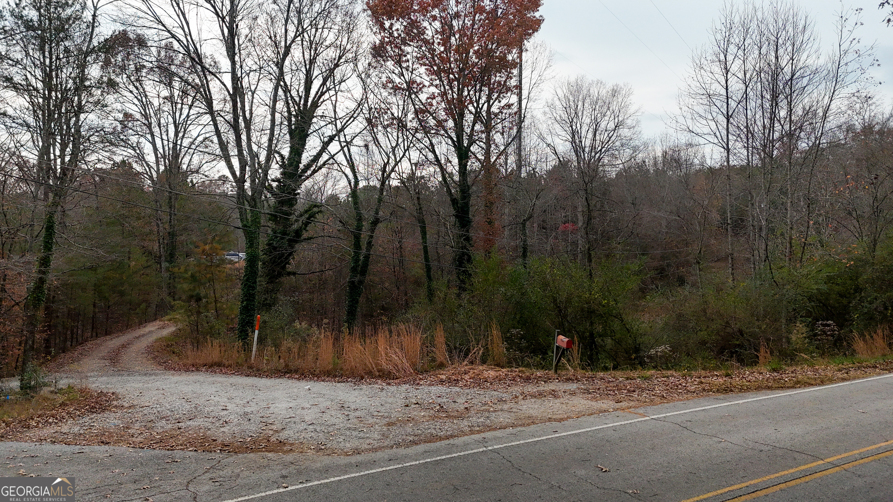 a view of a house with a trees