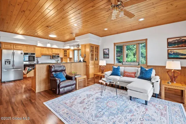 $1,924,999 | 536 East Shore Drive, Horicon, NY 12808