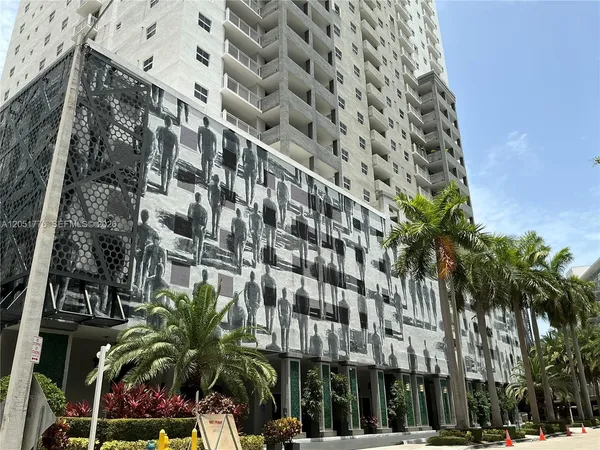 $3,100 | 185 Southeast 14th Terrace, Unit 1810, Miami, FL 33131