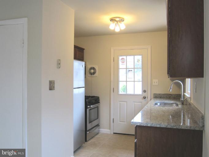 14954 Alaska Road Woodbridge, VA 22191 - Photo 16 of 25 Kitchen
