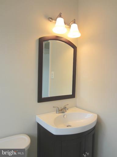 14954 Alaska Road Woodbridge, VA 22191 - Photo 4 of 25 Bath