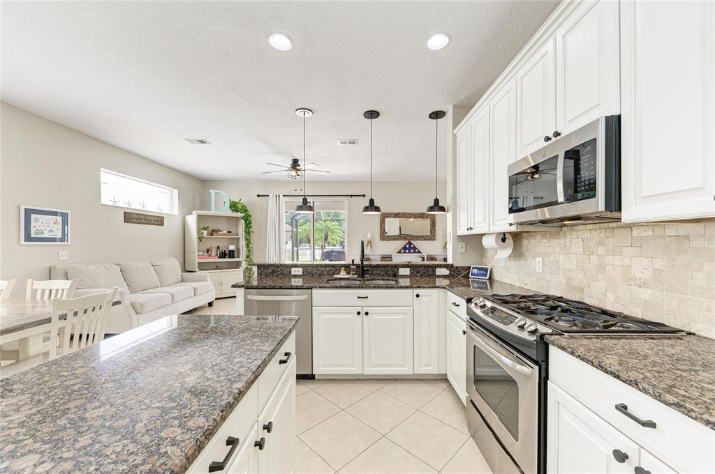 6123 Blue Runner Court Lakewood Ranch, FL 34202 - Photo 19 of 54