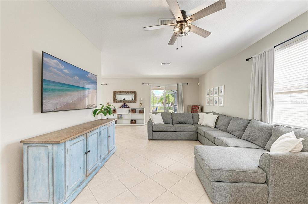 6123 Blue Runner Court Lakewood Ranch, FL 34202 - Photo 7 of 54