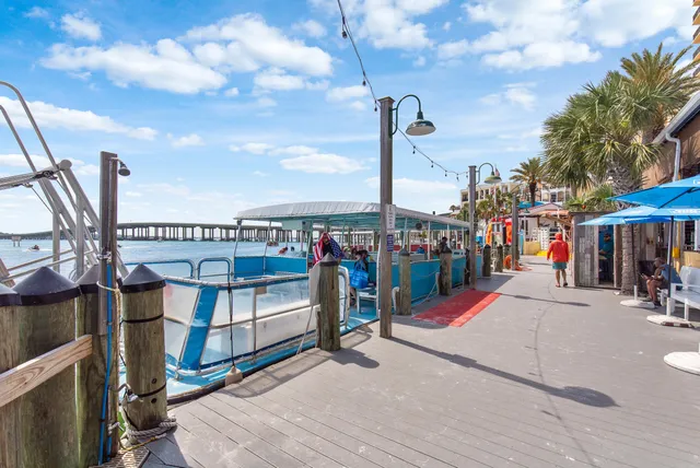 $733,000 | 10 Harbor Boulevard, Unit E409, Destin, FL 32541