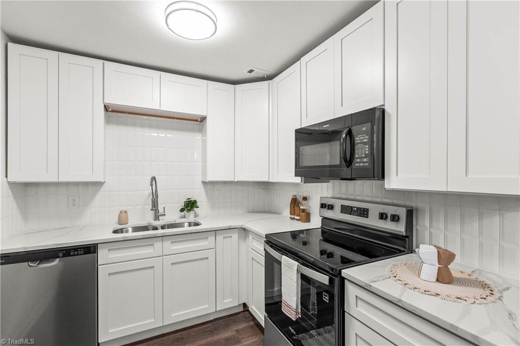 3824 Country Club Road, Unit D Winston-Salem, NC 27104 - Photo 1 of 22