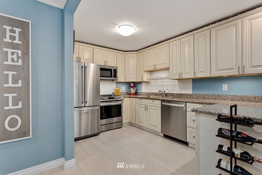 11531 Southeast 175th Street, Unit 8 Renton, WA 98055 - Photo 14 of 26
