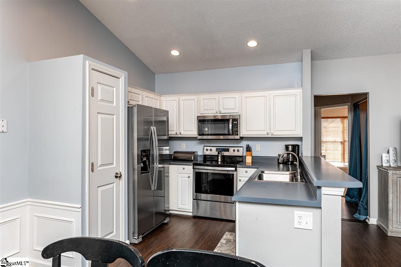 9 Brunner Court Greer, SC 29650 - Photo 11 of 34 Gallery Image 11
