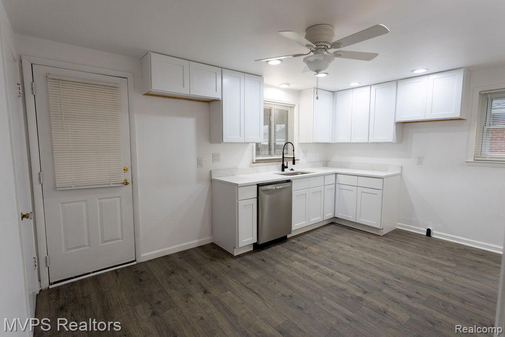 20946 Littlestone Road Harper Woods, MI 48225 - Photo 4 of 13