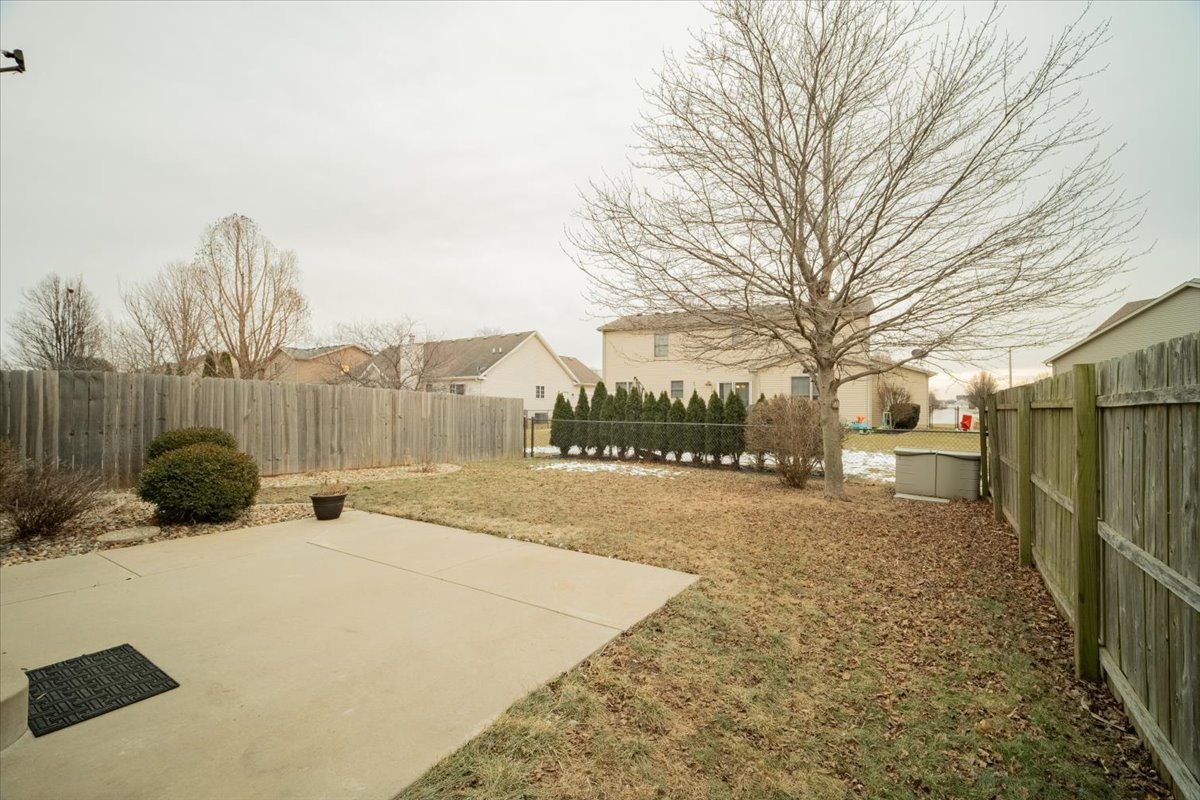 2885 East Raab Road Normal, IL 61761 - Photo 29 of 35 a view of a road with a building in the background