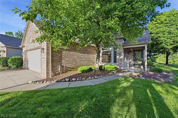 $385,000 | 19292 Charter Lane, Strongsville, OH 44149
