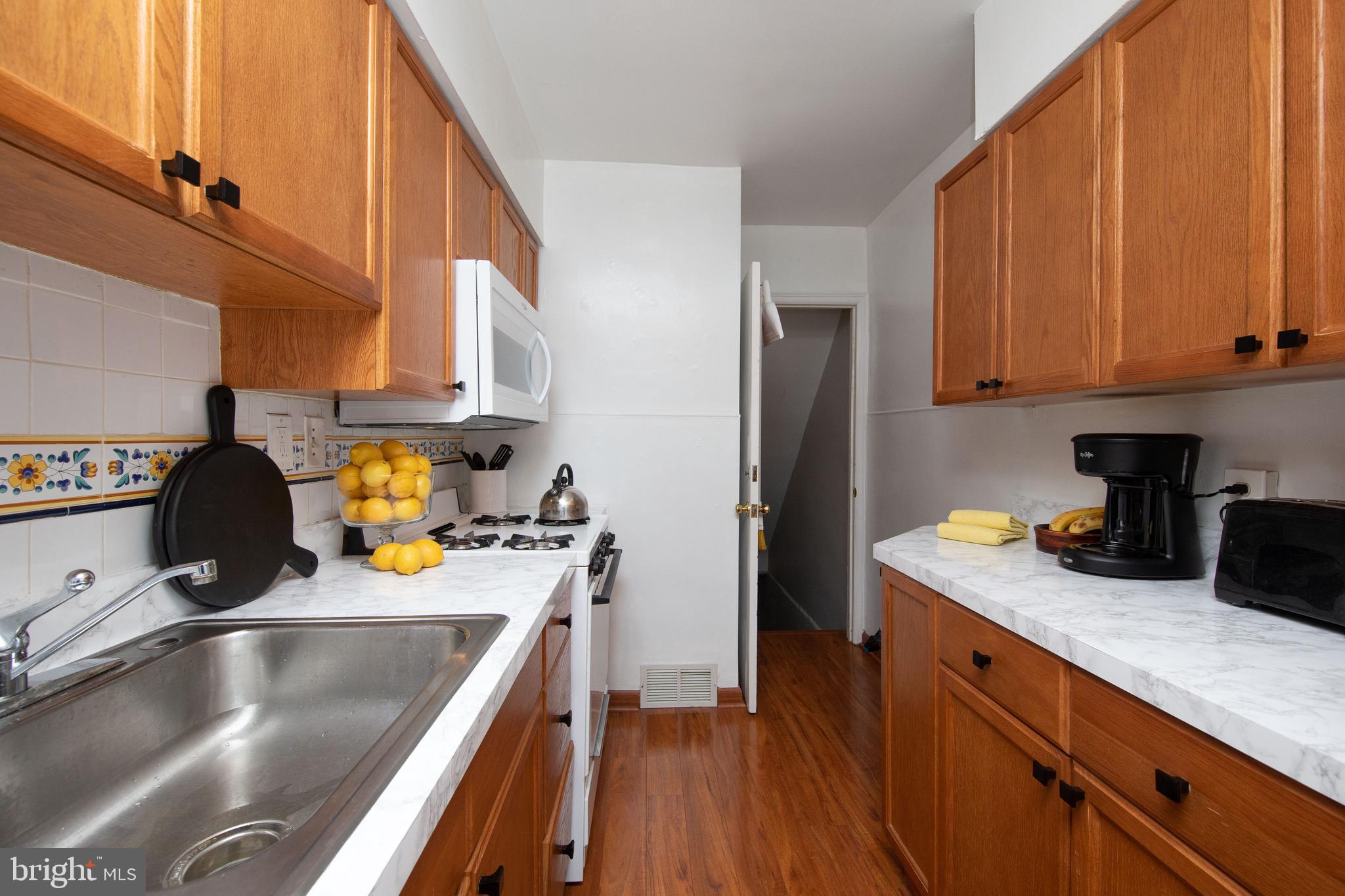 8035 Winston Road Philadelphia, PA 19118 - Photo 13 of 31 Kitchen