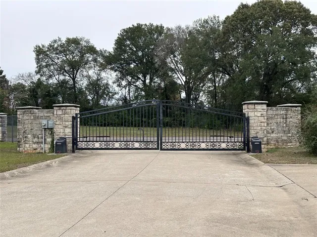 $399,000 | 119 South Palomita Circle, Athens, TX 75751