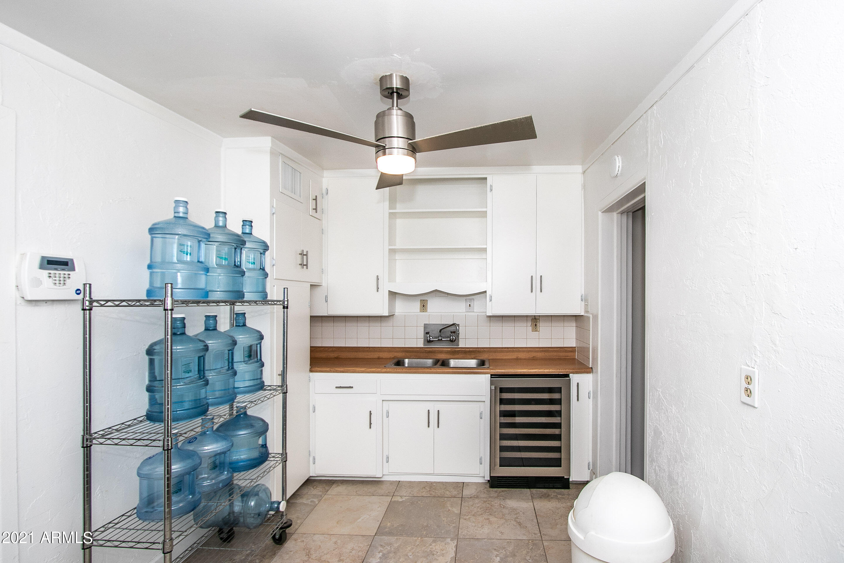 3017 East Osborn Road Phoenix, AZ 85016 - Photo 12 of 31 Wet Bar.