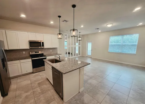 $3,200 | 3213 Watercress Drive, Lauderdale Lakes, FL 33311