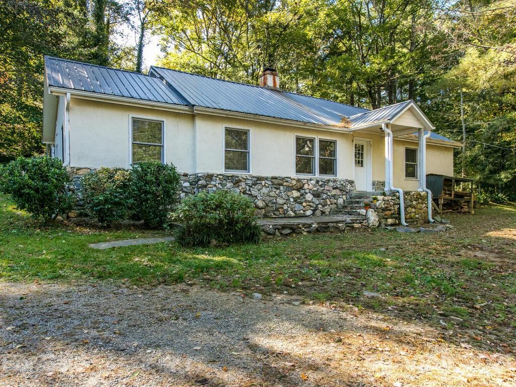 180 Davidson Road Swannanoa, NC 28778 - Photo 2 of 36 Gallery Image 2