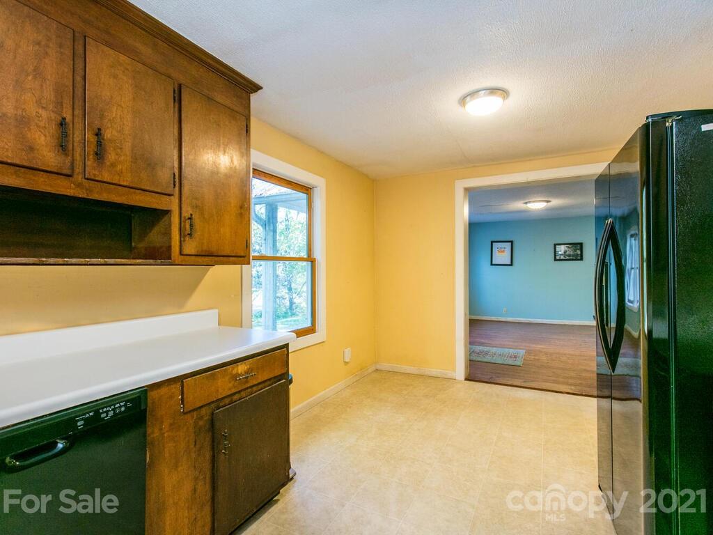 180 Davidson Road Swannanoa, NC 28778 - Photo 11 of 36 Gallery Image 11