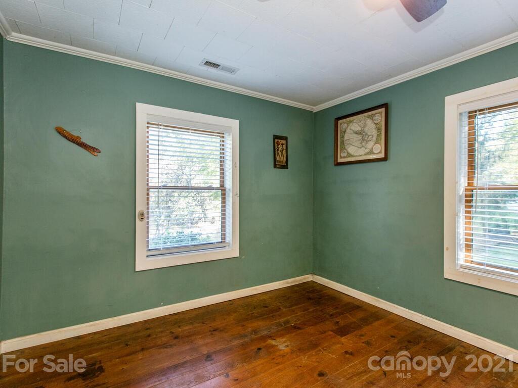 180 Davidson Road Swannanoa, NC 28778 - Photo 15 of 36 Gallery Image 15