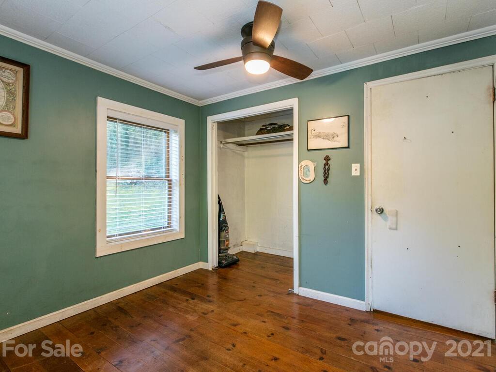 180 Davidson Road Swannanoa, NC 28778 - Photo 16 of 36 Gallery Image 16
