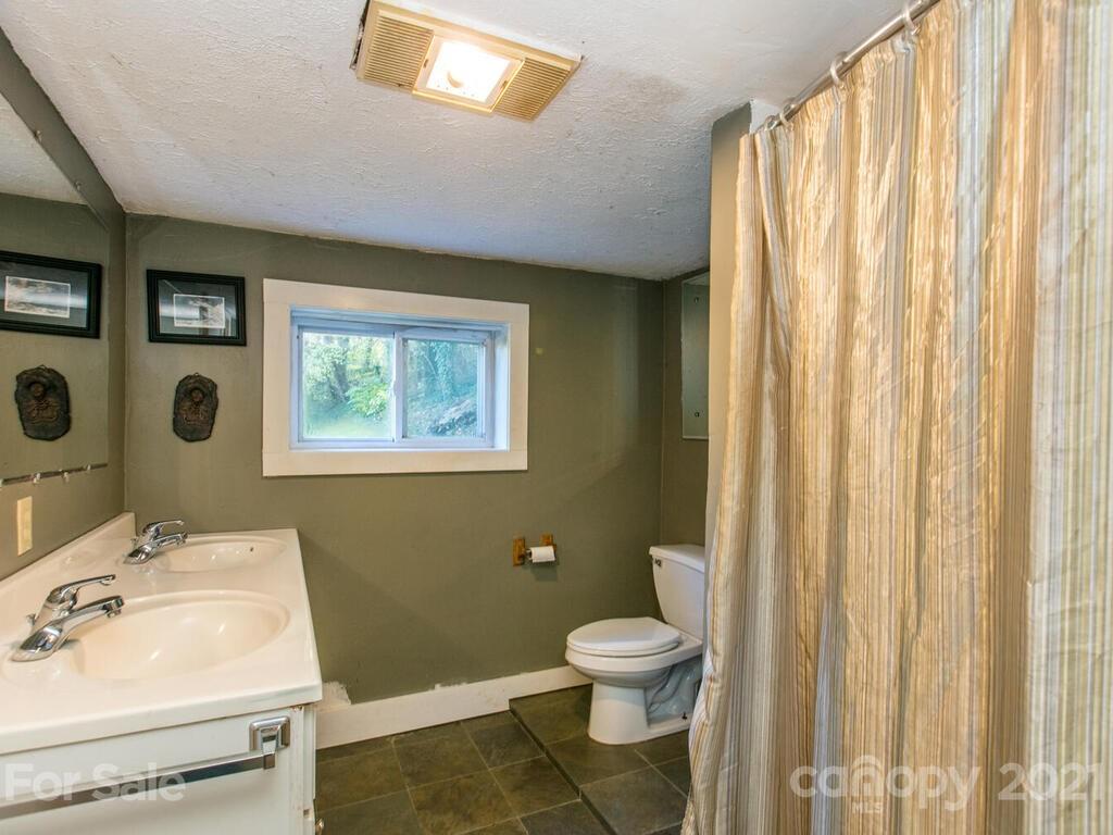 180 Davidson Road Swannanoa, NC 28778 - Photo 17 of 36 Gallery Image 17
