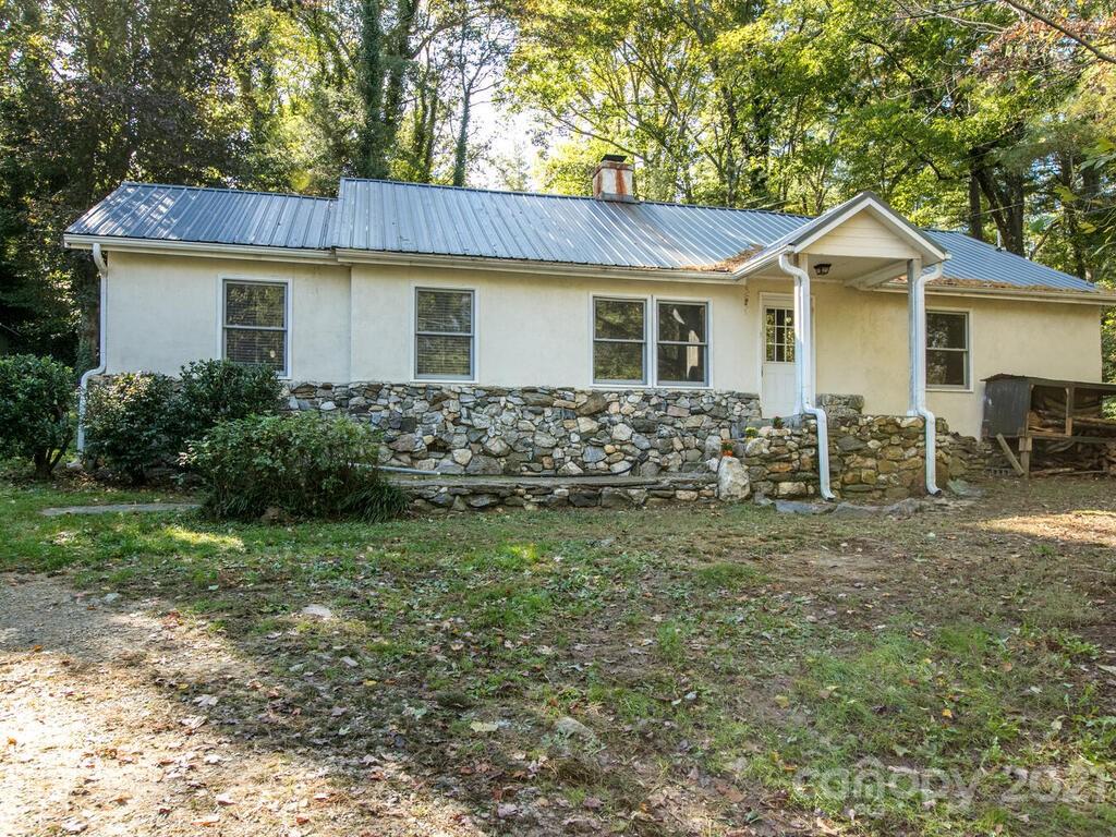 180 Davidson Road Swannanoa, NC 28778 - Photo 3 of 36 Gallery Image 3