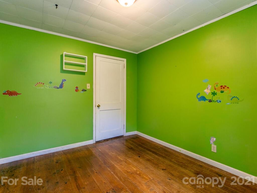 180 Davidson Road Swannanoa, NC 28778 - Photo 26 of 36 Gallery Image 26
