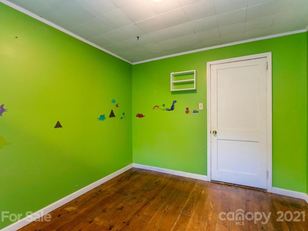 180 Davidson Road Swannanoa, NC 28778 - Photo 27 of 36 Gallery Image 27