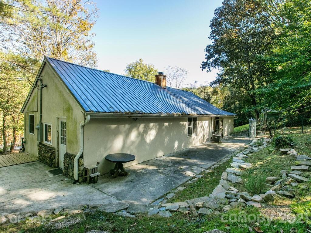 180 Davidson Road Swannanoa, NC 28778 - Photo 28 of 36 Gallery Image 28