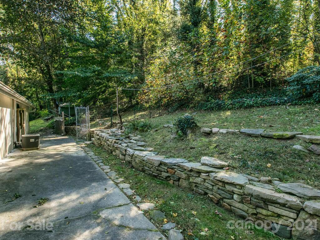 180 Davidson Road Swannanoa, NC 28778 - Photo 33 of 36 Gallery Image 33