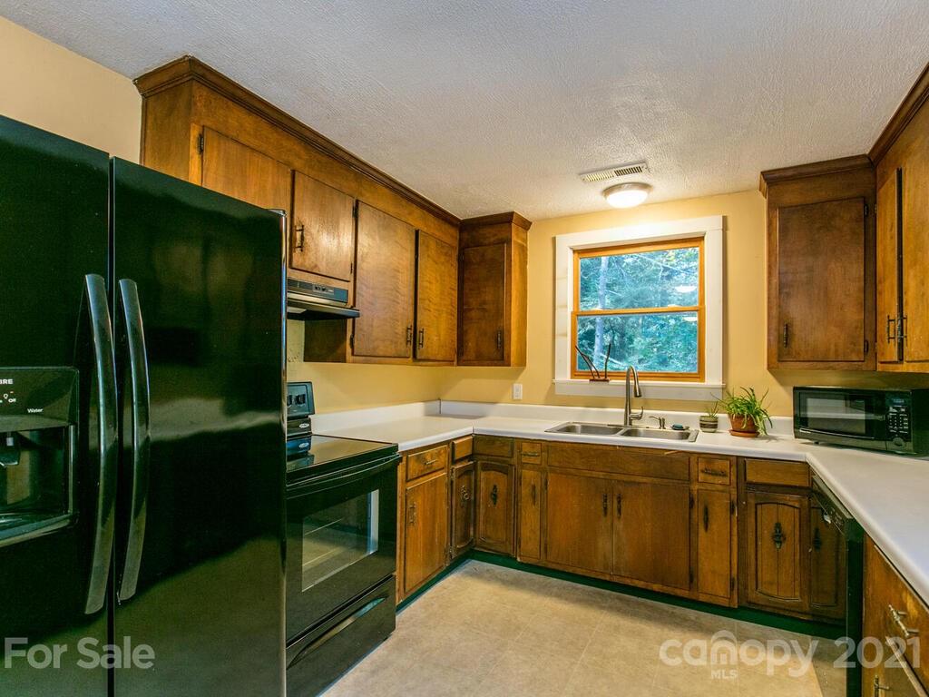 180 Davidson Road Swannanoa, NC 28778 - Photo 8 of 36 Gallery Image 8