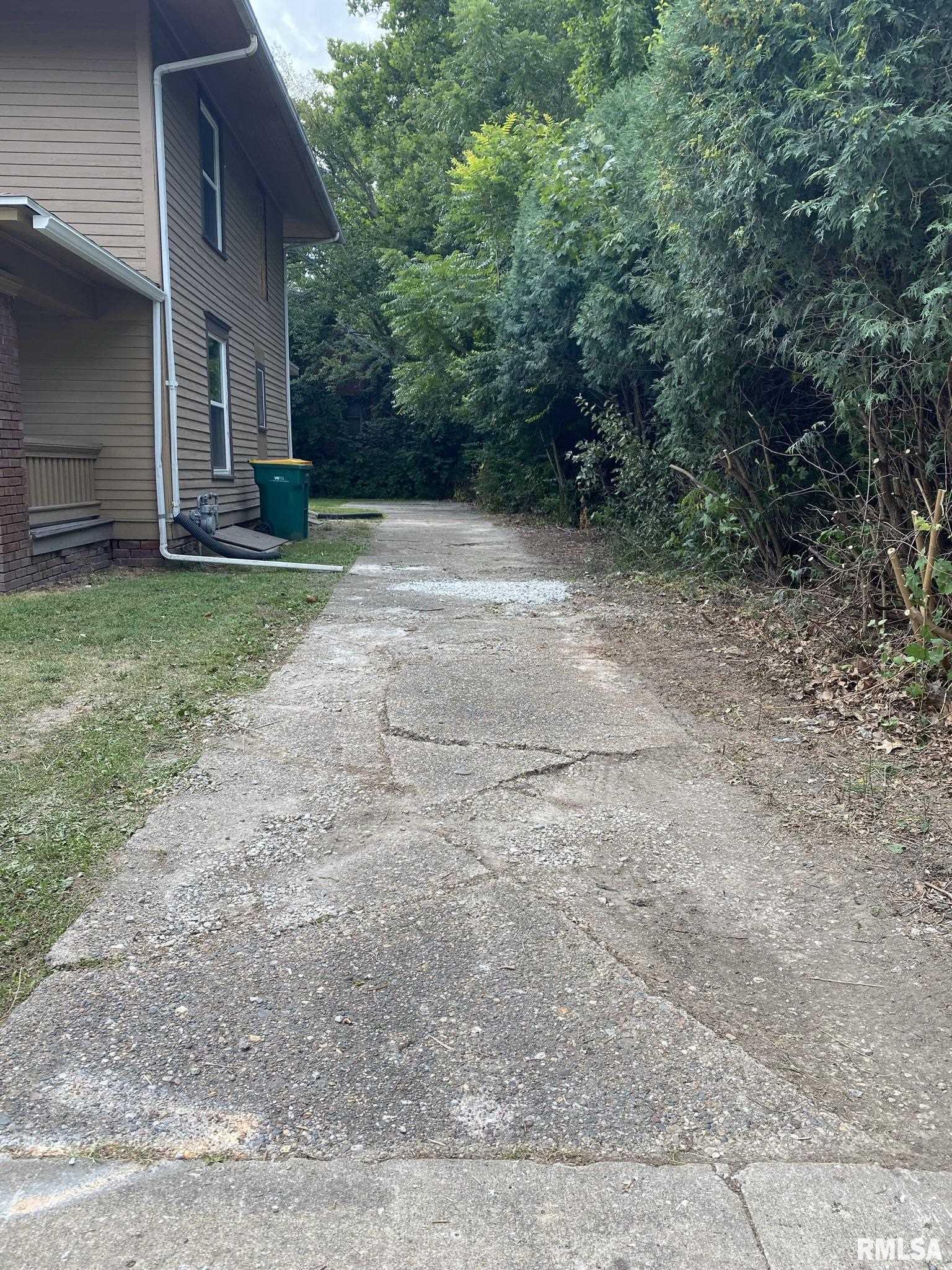 405 West Murray Street Macomb, IL 61455 - Photo 4 of 24