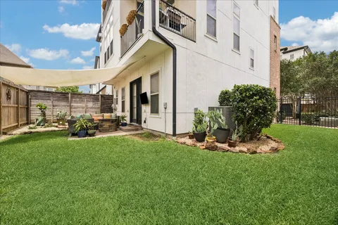 $585,000 | 2703 Arabelle Grove, Houston, TX 77007