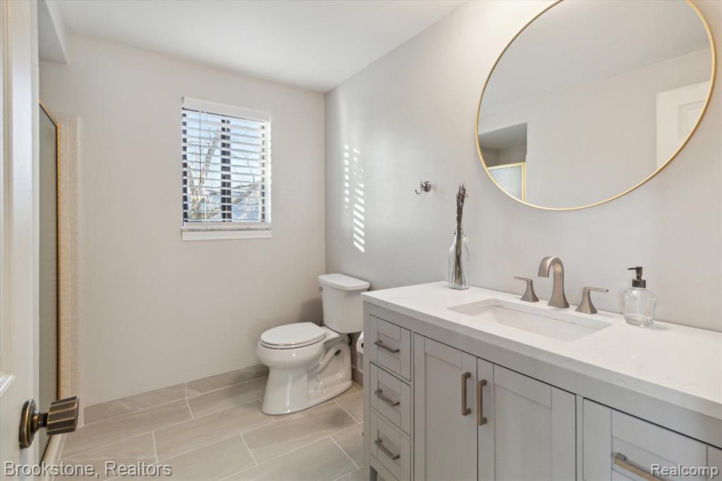 1009 Valley Stream Drive Rochester Hills, MI 48309 - Photo 22 of 38
