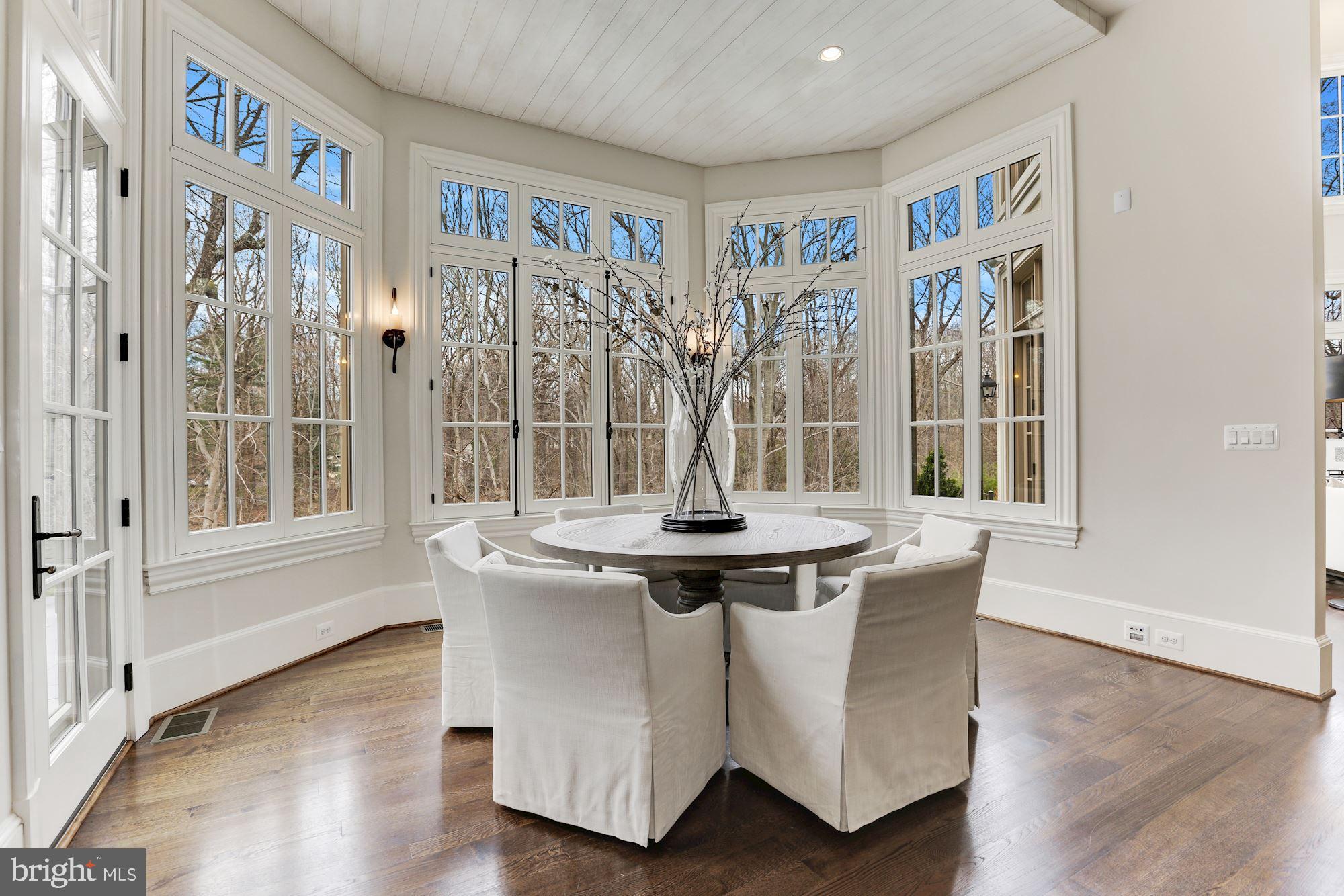 906 Turkey Run Road McLean, VA 22101 - Photo 22 of 52 Breakfast Room