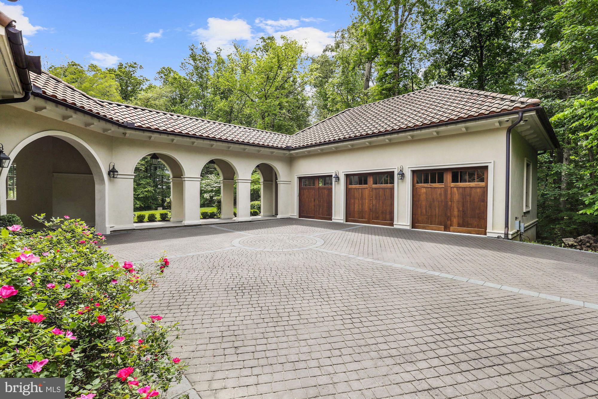906 Turkey Run Road McLean, VA 22101 - Photo 50 of 52 Breezeway & 3- Car Garage