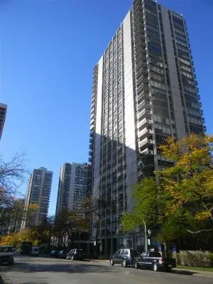 $2,095 | 1455 North Sandburg Terrace, Unit 2007, Chicago, IL 60610
