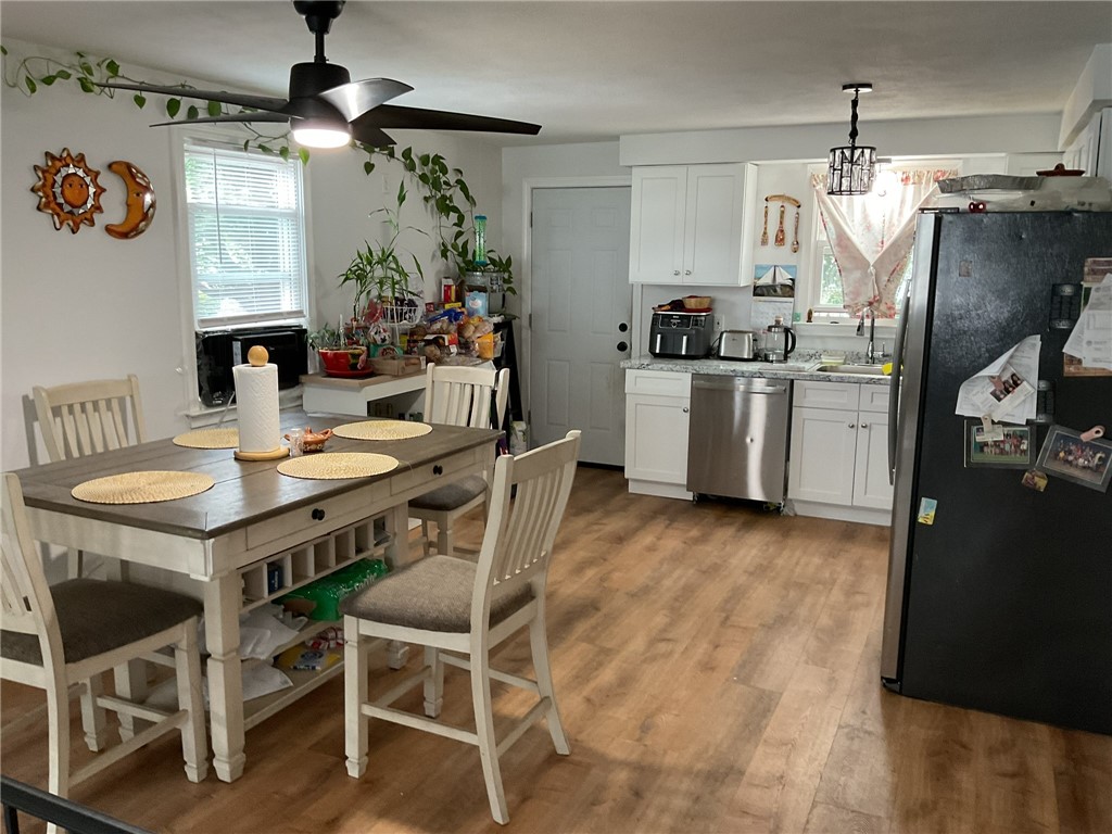 16 Arrow Avenue Warwick, RI 02886 - Photo 8 of 35