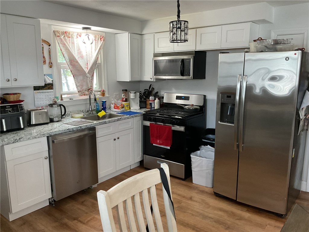 16 Arrow Avenue Warwick, RI 02886 - Photo 9 of 35