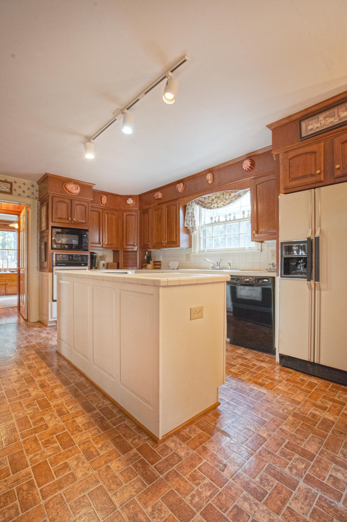 1232 Persinger Road Southwest Roanoke, VA 24015 - Photo 11 of 52 12