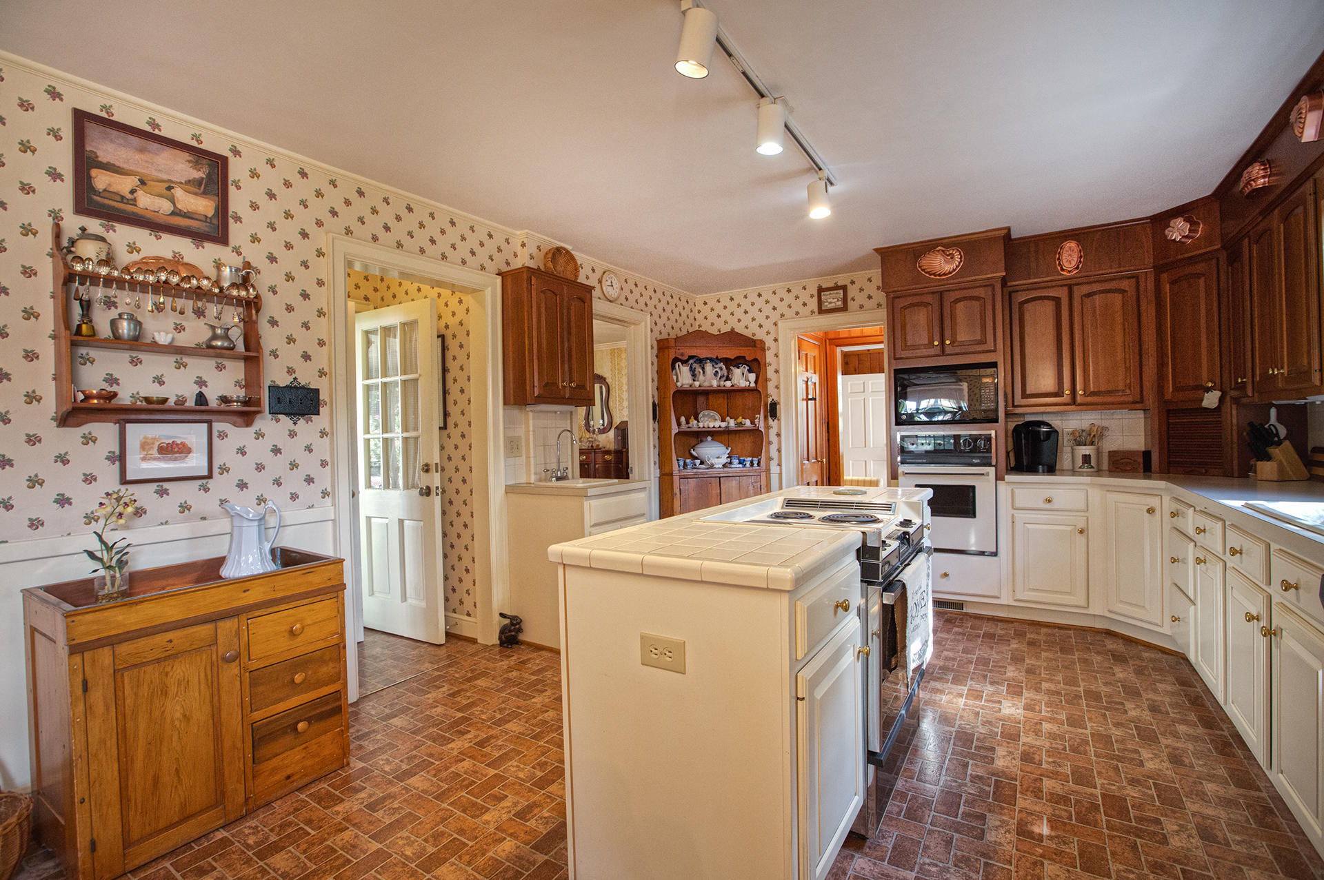 1232 Persinger Road Southwest Roanoke, VA 24015 - Photo 14 of 52 15