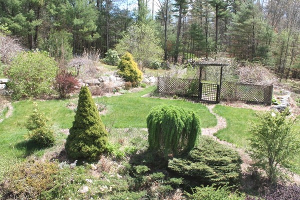 272 Rutland Street Carlisle, MA 01741 - Photo 18 of 23 Gallery Image 18