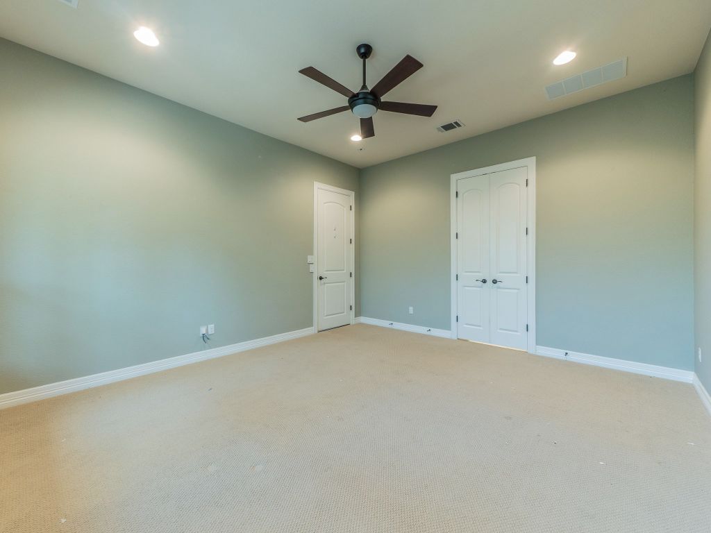 826 San Remo Boulevard Lakeway, TX 78734 - Photo 11 of 25 an empty room