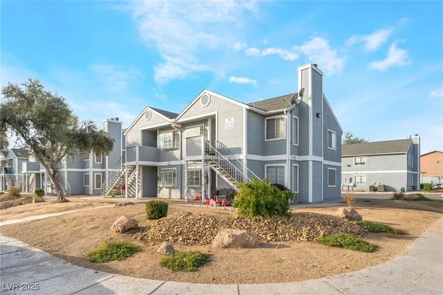 $620,000 | 1983 Cosmic Drive, Las Vegas, NV 89115