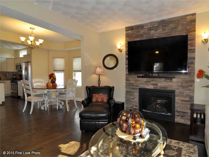 157 Julian Road Warwick, RI 02889 - Photo 5 of 25 Living Room.