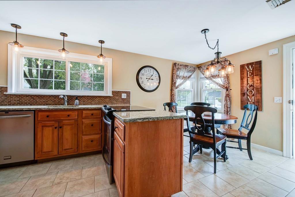 18 Meadow Road Longmeadow, MA 01106 - Photo 5 of 37 Gallery Image 5