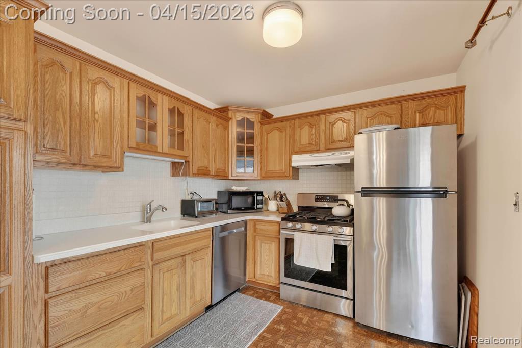 9187 Sheldon Road Plymouth, MI 48170 - Photo 24 of 47 Gallery Image 24