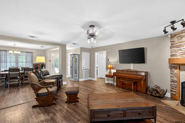 $320,000 | 5883 North I-20 Service Road East, Marshall, TX 75670