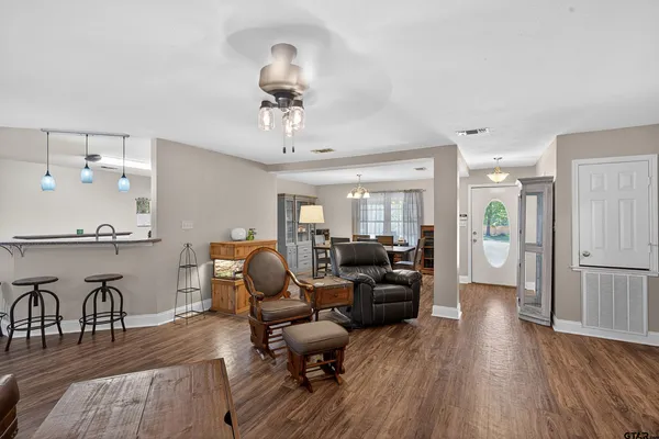 $320,000 | 5883 North I-20 Service Road East, Marshall, TX 75670