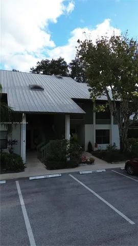 $272,000 | 5200 Southeast Seascape Way, Unit 201, Stuart, FL 34997